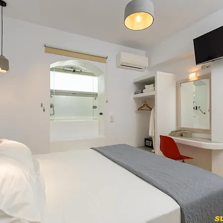 Aphrodite Luxury איוס פרוקופיוס